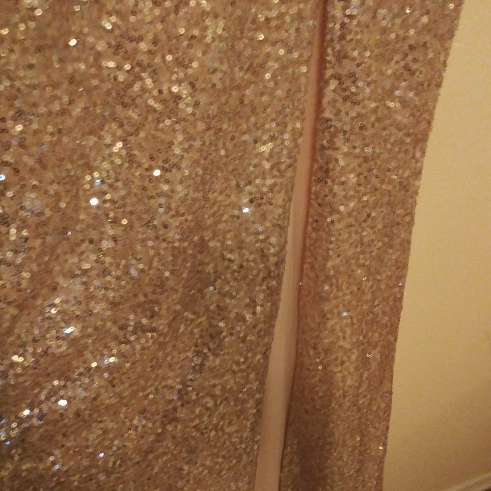 Dress - Picture 3 of 3